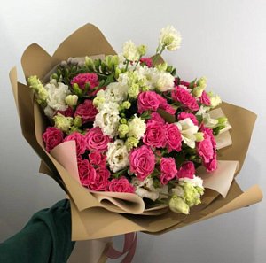 Букет 006 из кустовых роз и эустом